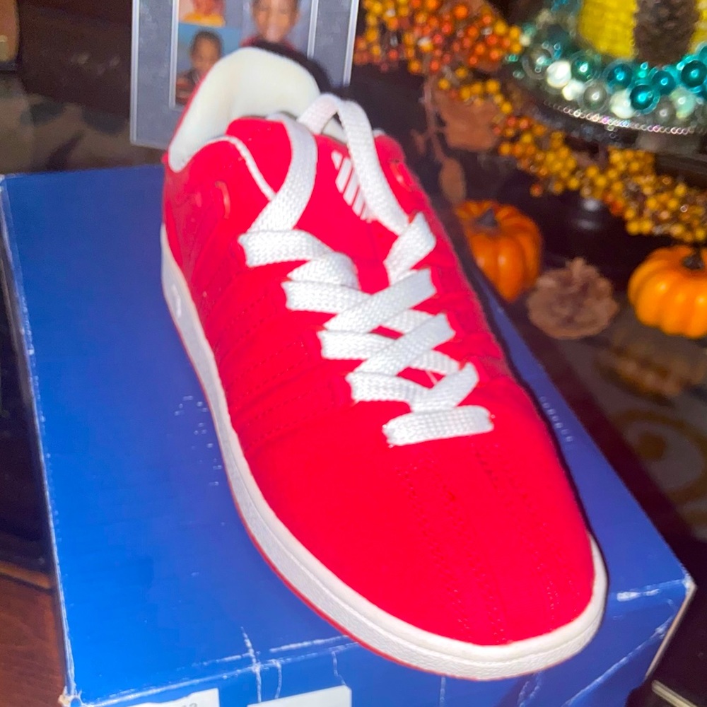 ❤️❤️RED Sneakers ❤️❤️